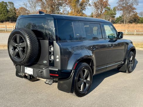 Used 2023 Land Rover Defender 110 image 3