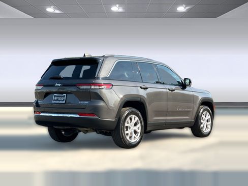 Used 2022 Jeep Grand Cherokee Limited AWD/4WD image 8