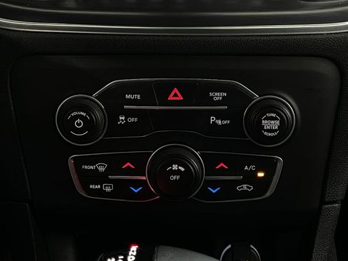 Used 2018 Dodge Charger SXT w/ Blacktop Package image 23