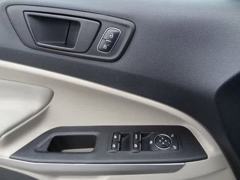 Certified 2018 Ford EcoSport S image 12