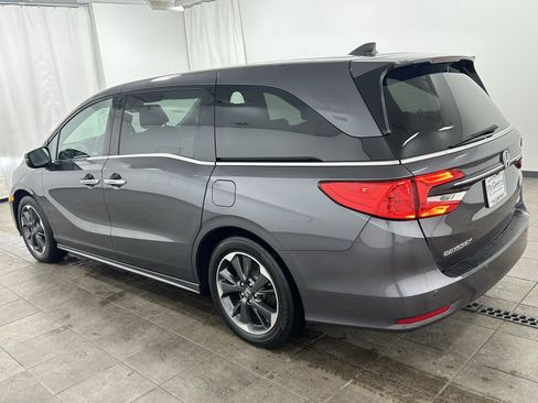Used 2022 Honda Odyssey Elite image 3