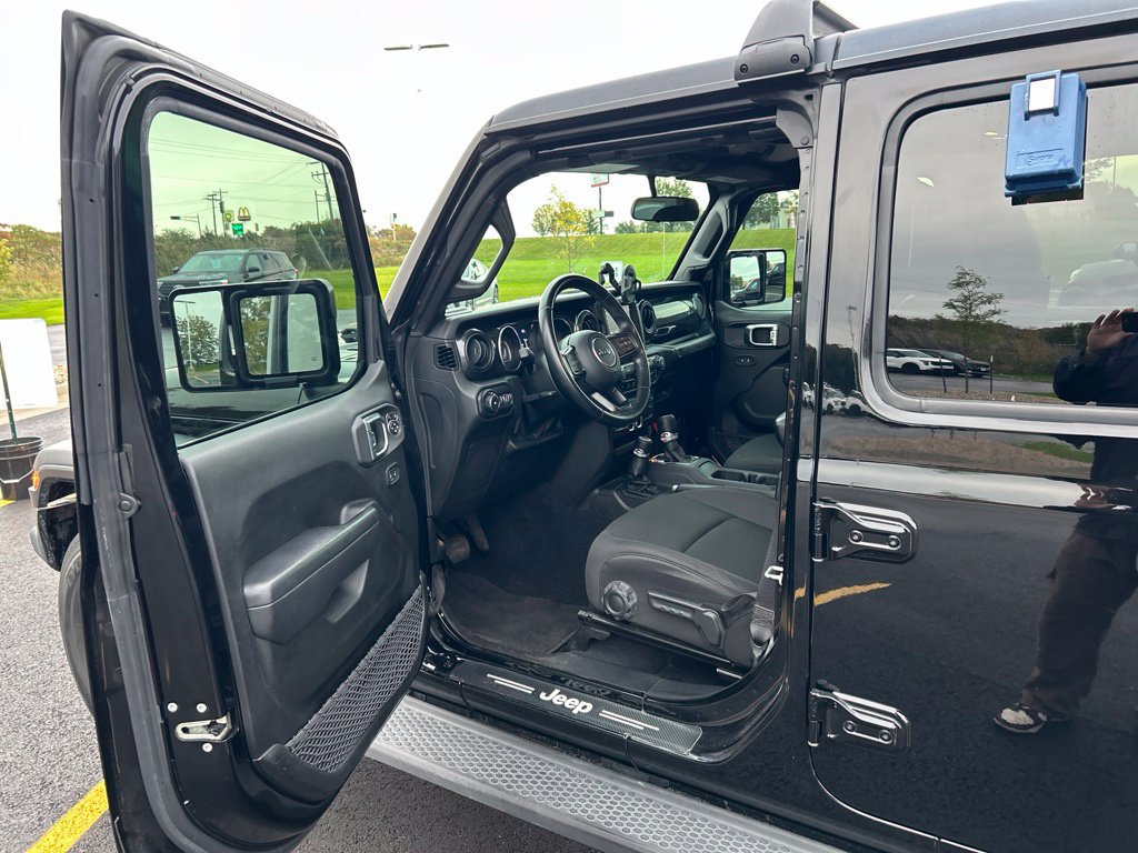 Used 2022 Jeep Wrangler Unlimited Sport AWD/4WD image 9