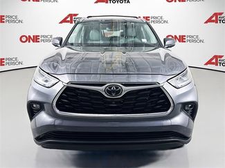 Certified 2025 Toyota Highlander Limited video 2