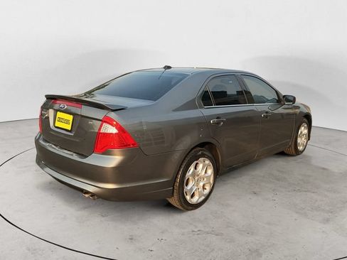 Used 2010 Ford Fusion SE FWD image 3
