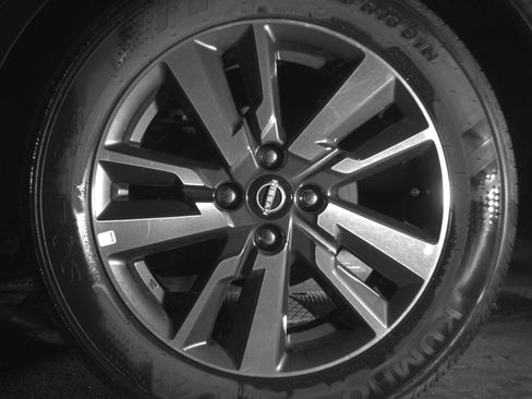 Used 2025 Nissan Versa SV FWD image 14