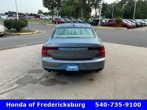 Used 2018 Volvo S90 T5 Momentum w/ Convenience Package FWD image 5