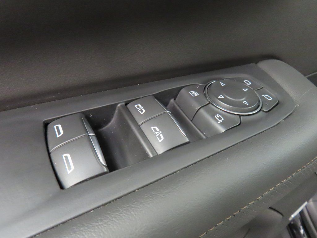Used 2025 Chevrolet Suburban High Country AWD/4WD image 71