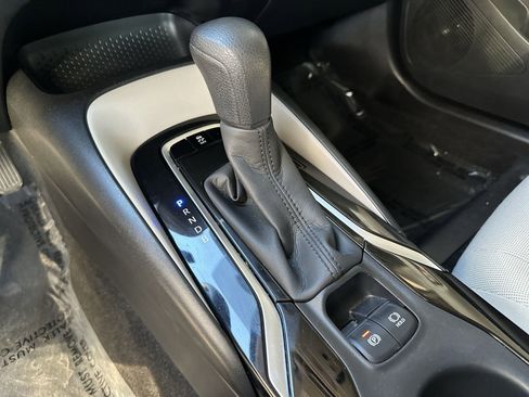 Used 2020 Toyota Corolla LE image 19