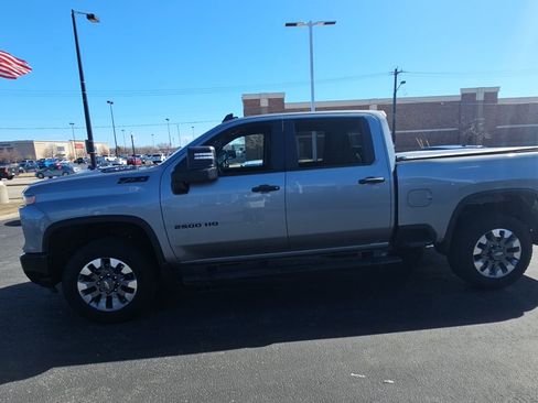 Used 2024 Chevrolet Silverado 2500 Custom w/ Custom Convenience Package image 7