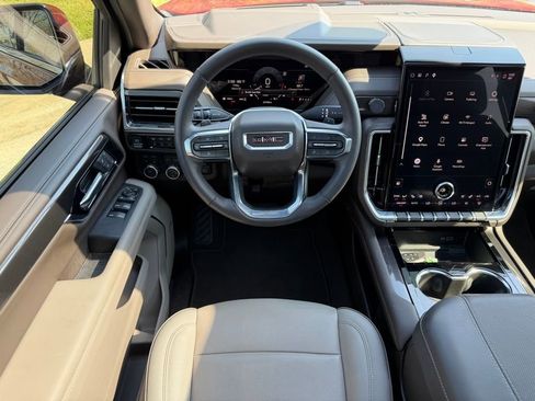 Used 2025 GMC Yukon Elevation w/ Elevation Premium Package image 31