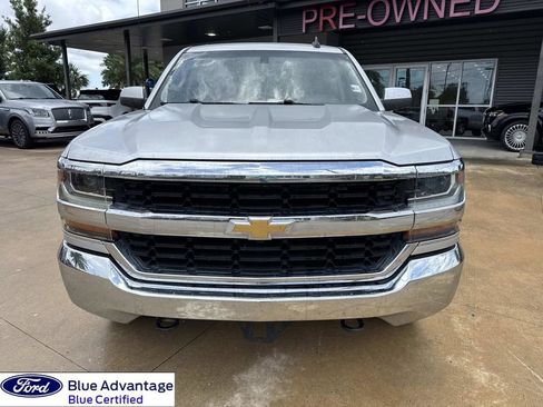 Used 2018 Chevrolet Silverado 1500 LT w/ Trailering Package AWD/4WD image 2