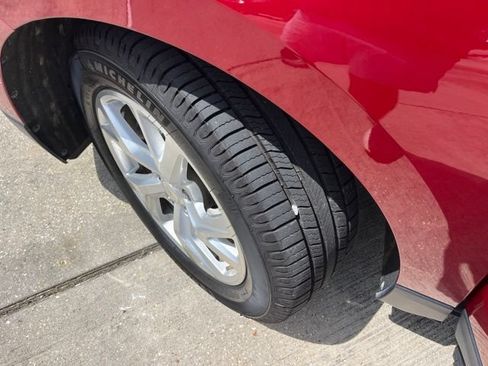 Used 2018 Chevrolet Equinox Premier FWD image 32