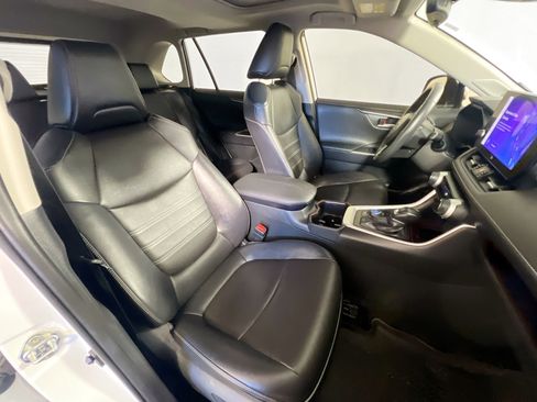 Used 2024 Toyota RAV4 Limited image 31