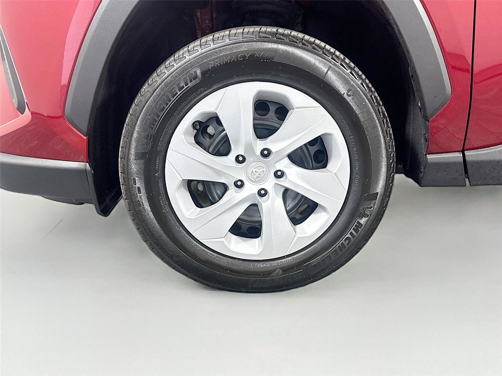 Used 2025 Toyota RAV4 LE FWD image 30