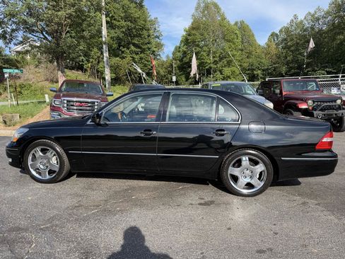 Used 2005 Lexus LS 430 RWD image 3