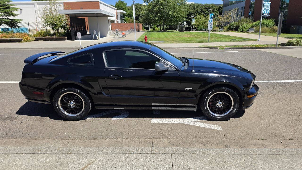 Used 2006 Ford Mustang GT RWD image 4
