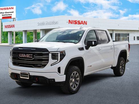 Used 2025 GMC Sierra 1500 AT4 image 2