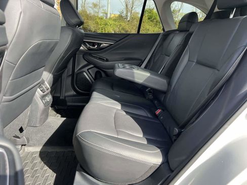 Used 2021 Subaru Outback Limited image 12