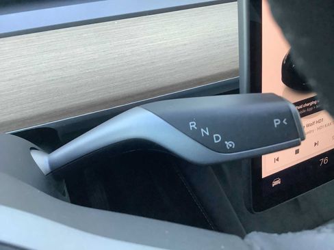 Used 2023 Tesla Model Y Long Range AWD/4WD image 20