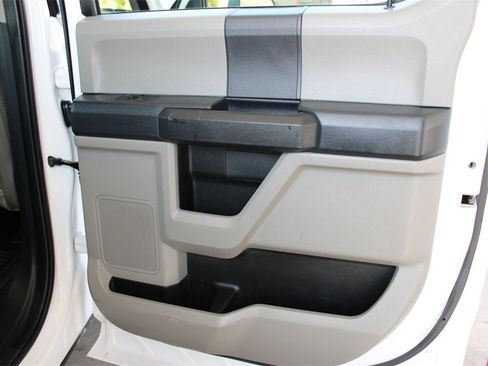 Used 2022 Ford F550 4x4 Crew Cab Super Duty w/ Power Equipment Group image 34