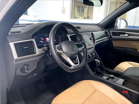 Used 2023 Volkswagen Atlas Cross Sport SE w/ Panoramic Sunroof Package AWD/4WD image 8