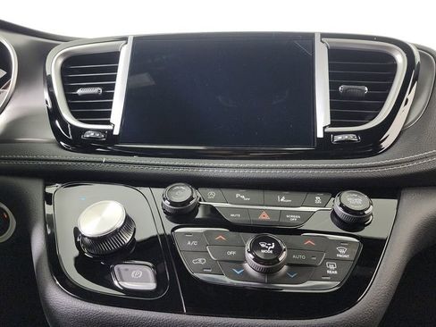 New 2026 Chrysler Pacifica Select image 19