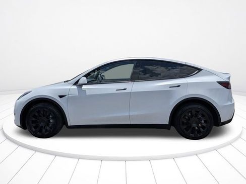 Used 2022 Tesla Model Y Long Range AWD/4WD image 6
