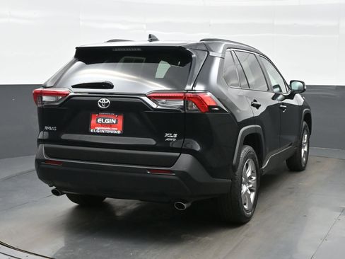 Used 2025 Toyota RAV4 XLE AWD/4WD image 5
