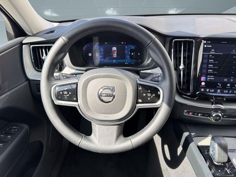 Used 2025 Volvo XC60 B5 Plus image 25