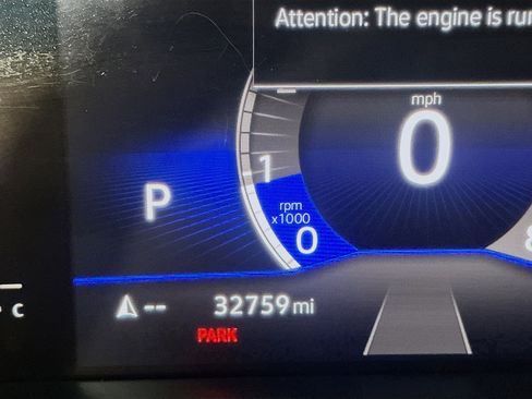 Used 2022 Volkswagen Tiguan SE w/ Panoramic Sunroof Package image 18