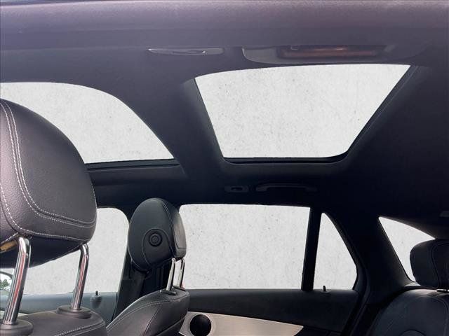 Used 2019 Mercedes-Benz GLC 300 4MATIC image 16