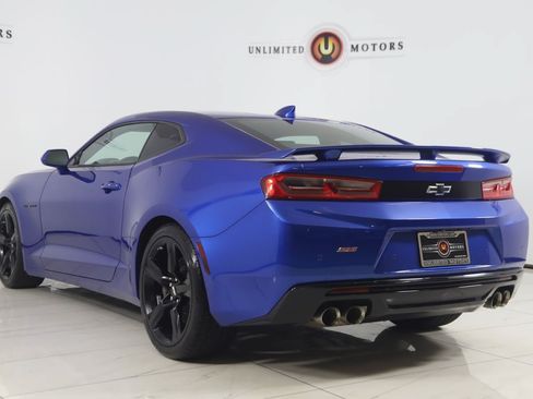 Used 2018 Chevrolet Camaro SS RWD image 4