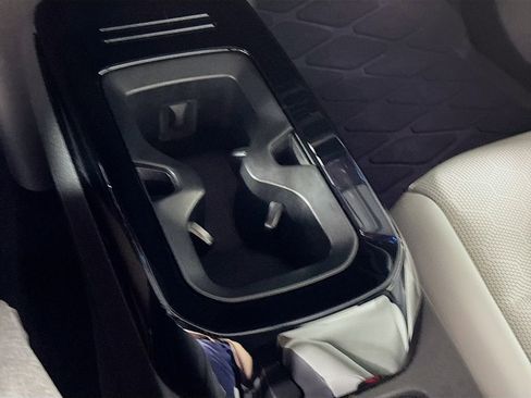 Certified 2021 Volkswagen ID.4 Pro S w/ Gradient Package image 16