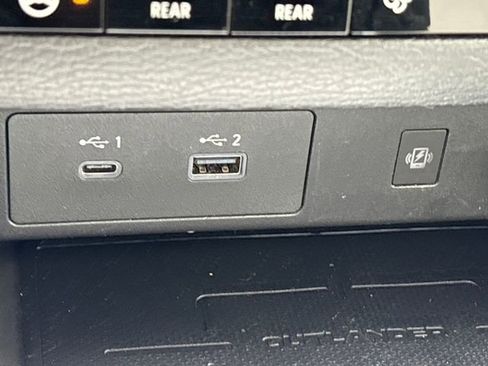 Used 2024 Mitsubishi Outlander SEL image 21