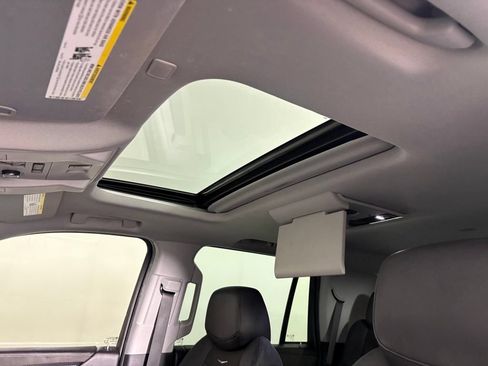 Used 2020 Cadillac Escalade Luxury AWD/4WD image 25