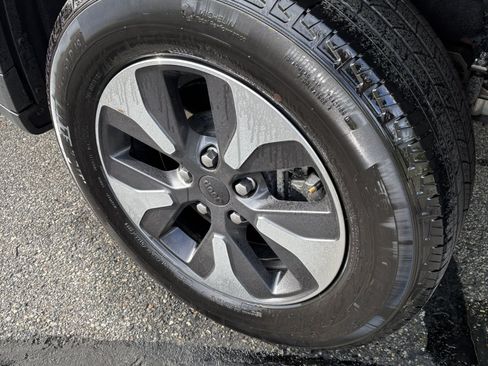 Used 2023 Jeep Grand Cherokee 4WD 4xe image 10