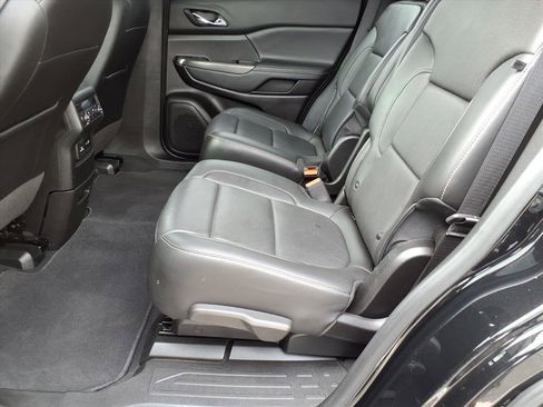 Certified 2023 GMC Acadia SLT image 14