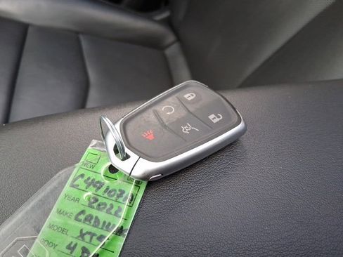 Used 2022 Cadillac XT5 Premium Luxury w/ LPO, ONYX Package image 18