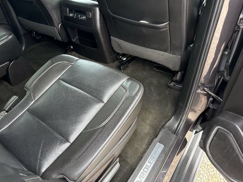 Used 2018 Chevrolet Suburban Premier AWD/4WD image 21