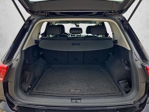 Used 2018 Volkswagen Tiguan SEL AWD/4WD image 6