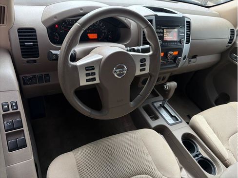 Used 2013 Nissan Frontier SV w/ SV Value Truck Pkg RWD image 2