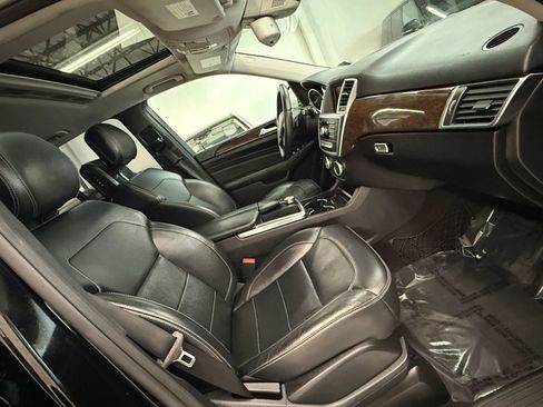 Used 2014 Mercedes-Benz ML 350 ML 350 4MATIC Sport Utility 4D w/ Premium 1 Package image 24