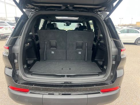 Used 2025 Jeep Grand Cherokee L Limited w/ Luxury Tech Group II image 25