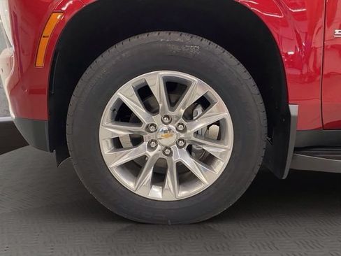 New 2026 Chevrolet Suburban Premier w/ Sun And Tow Package AWD/4WD image 9