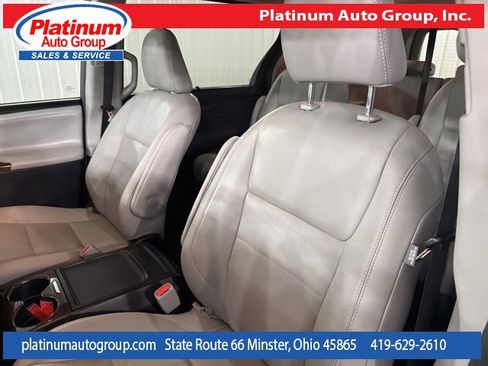Used 2018 Toyota Sienna Limited Premium image 10