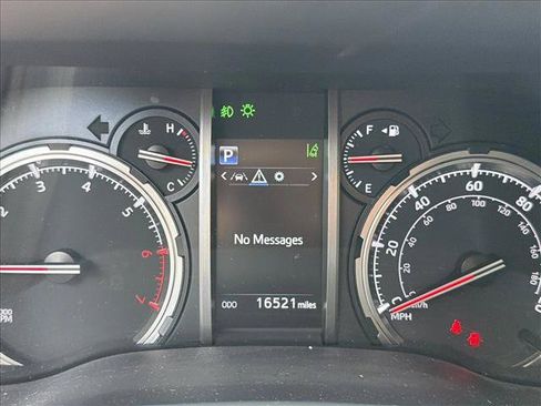 Used 2024 Toyota 4Runner TRD Off-Road Premium w/ Off Road Premium Plus Package AWD/4WD image 17