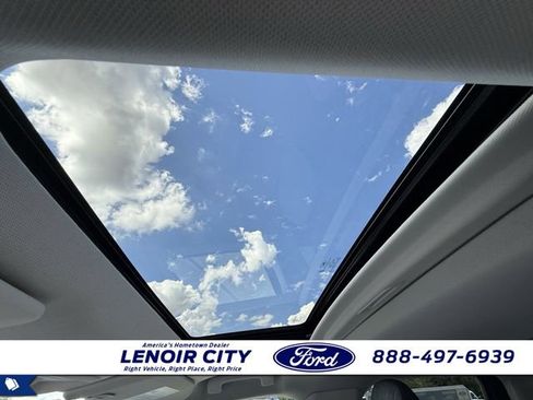 New 2025 Ford Maverick XLT w/ XLT Luxury Package FWD image 25