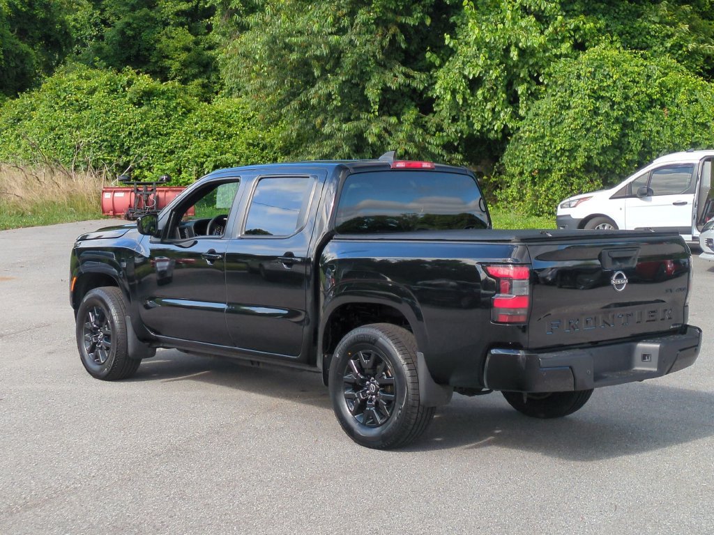 Used 2023 Nissan Frontier SV w/ Midnight Edition Package AWD/4WD image 7