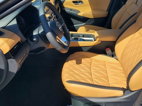 New 2025 Nissan Sentra SV w/ SV Premium Package image 18