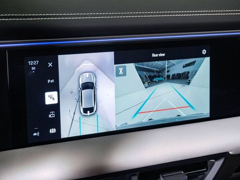 Certified 2025 Porsche Macan 4S Electric AWD/4WD image 24